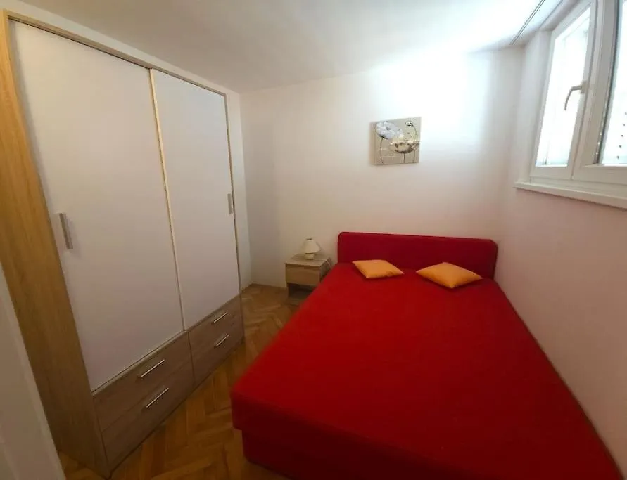 Central Apartment Split